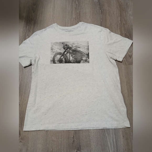 Men's Gray Graphic T-Shirt Banana Replublic Premium Wash. Size Large. - Picture 1 of 6